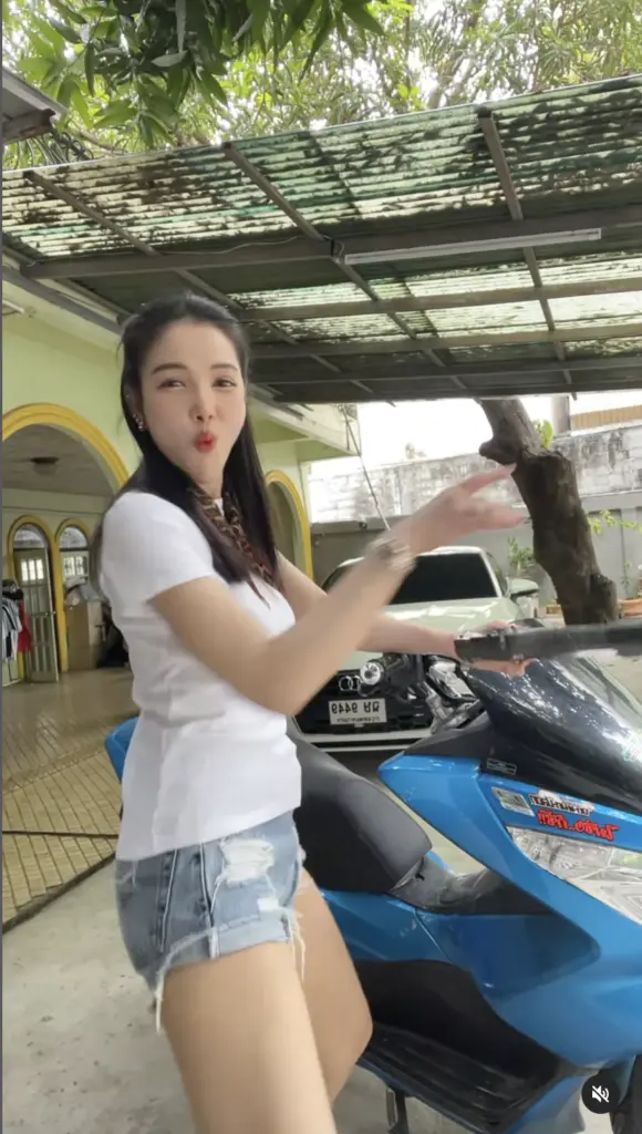 นางพญาเด็กแว๊น