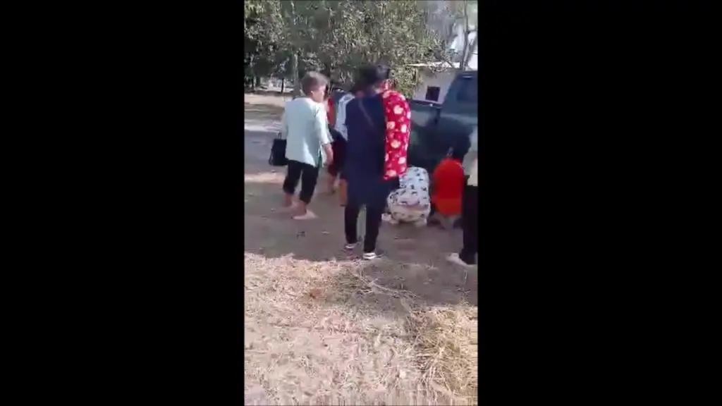 ผู้ใหญ่บ้านเมียชาวบ้าน (1)