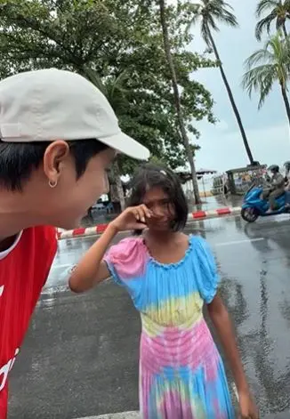 น้องฟ้าใสเด็กเก็บขยะ2