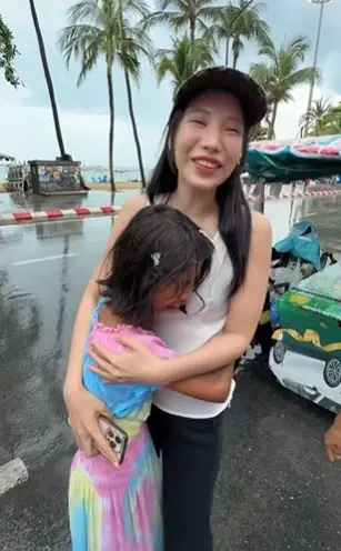น้องฟ้าใสเด็กเก็บขยะ3