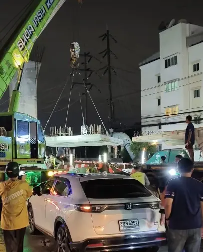 แผ่นปูนทับรถ
