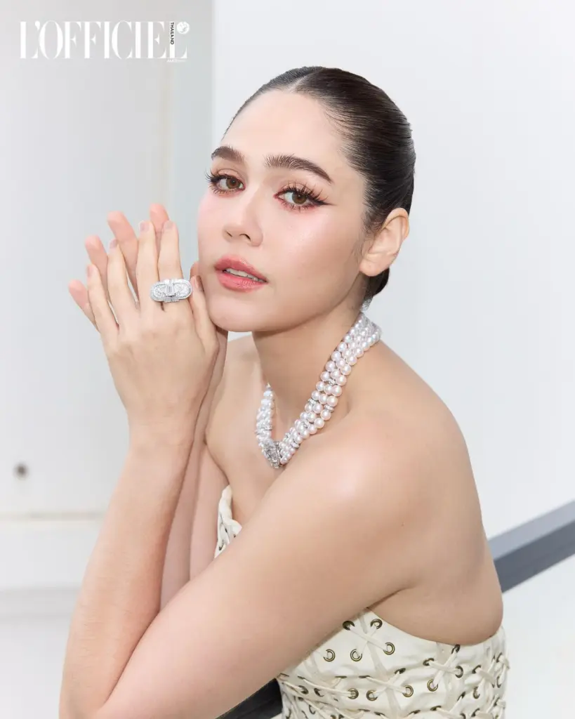 ชมพู่ อารยา