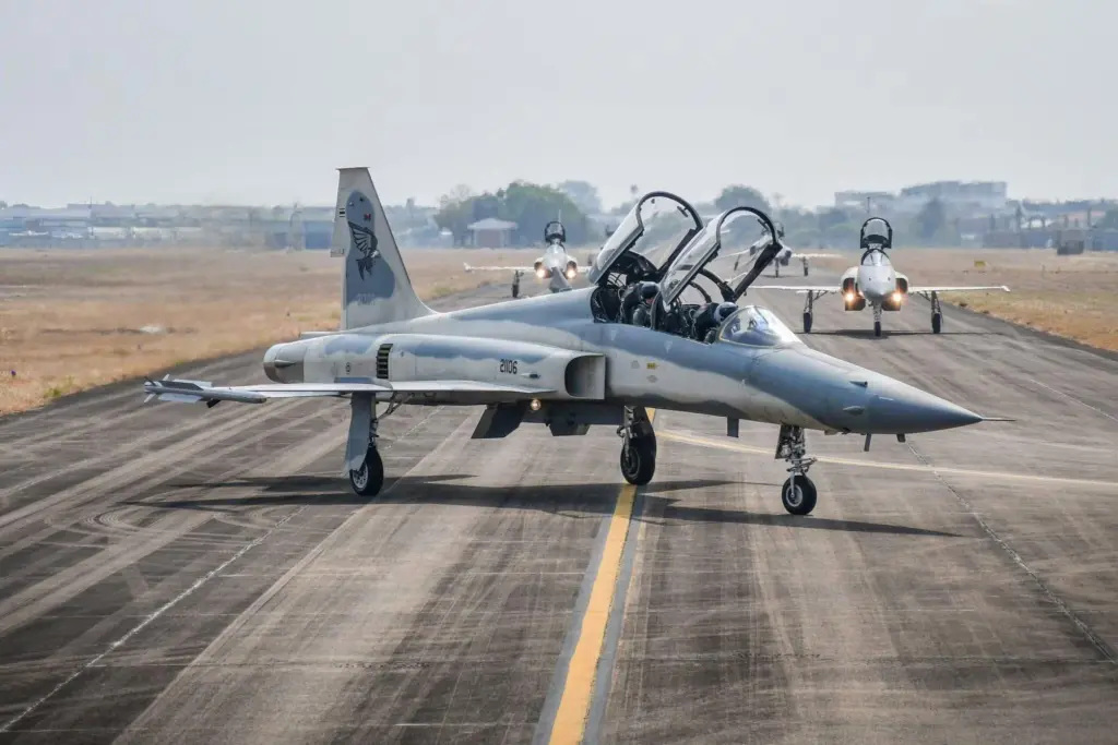 กองทัพอากาศพร้อมรบ