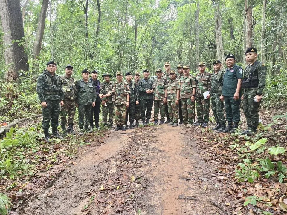 ทหารไทยจับมือกัมพูชา
