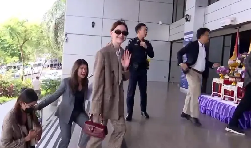 ใหม่ดาวิกาขึ้นศาล