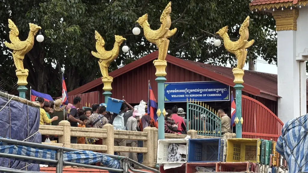 กัมพูชาปิดด่าน3