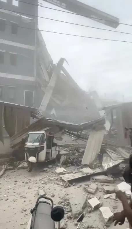 ปอยเปตตึกถล่ม