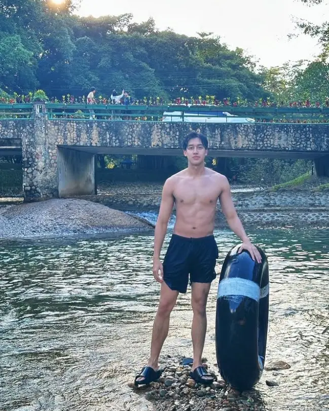 ทำความรู้จัก เชลล์ ธกฤต คือใคร นักแสดงหนุ่มซีรี่ส์วาย กำลังมาแรง (3)