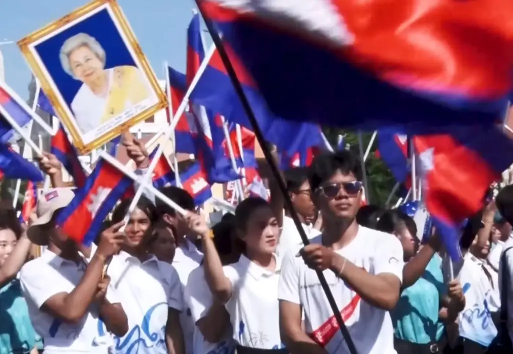 กัมพูชาเดินขบวน2