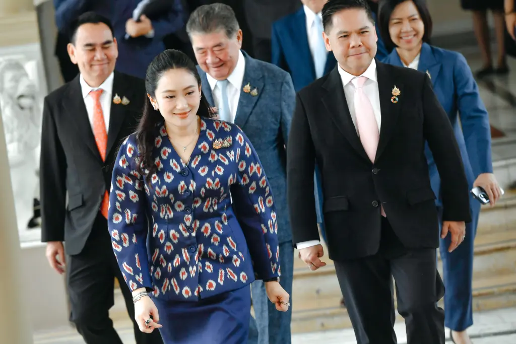 นายกอิ๊งค์เดิน