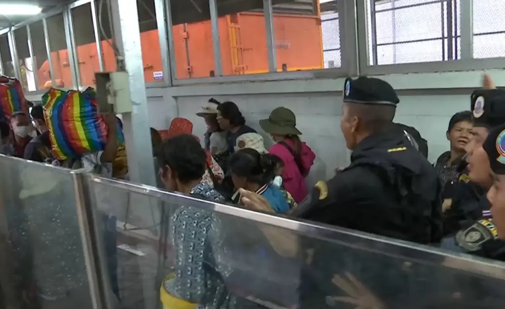 แหกด่าน