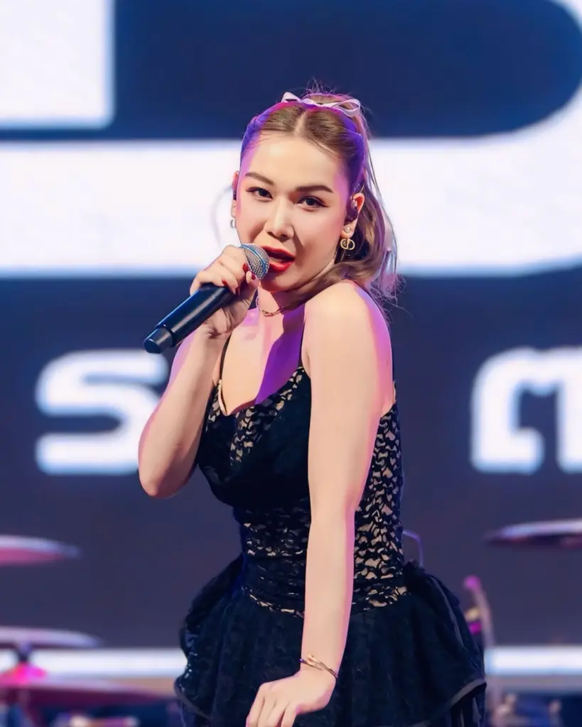 เฟิร์ส พรชิตา หนูเป็นคนไทย (8)