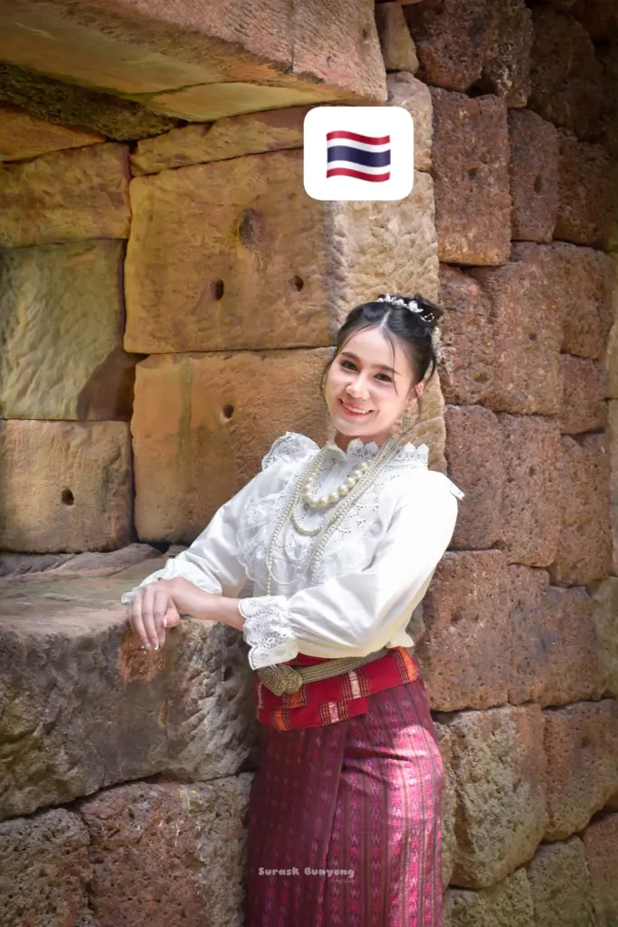 สาวไทยชุดไทย