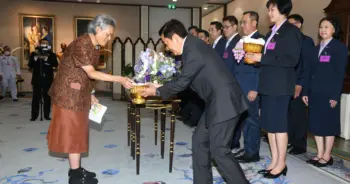 ปตท. เข้าเฝ้าทูลเกล้าฯ ถวายเงินรายได้จากการออกร้านกาชาด