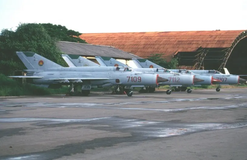 เครื่องบินรบเขมร