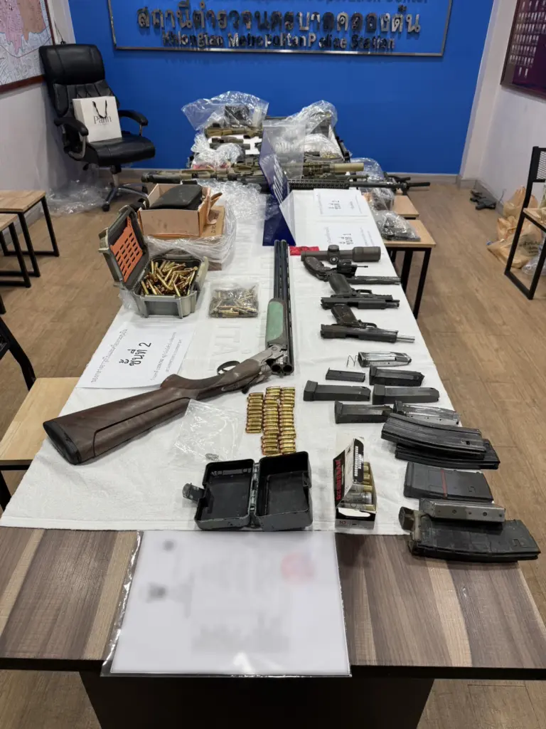 เปิด คลังแสง ไฮโซลูกนัท ปืน 20 กระบอก กระสุนกว่า 1 พันนัด (3)