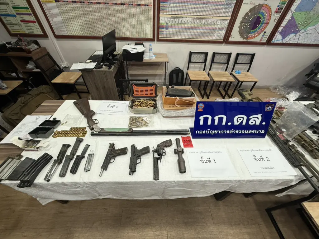 เปิด คลังแสง ไฮโซลูกนัท ปืน 20 กระบอก กระสุนกว่า 1 พันนัด (6)