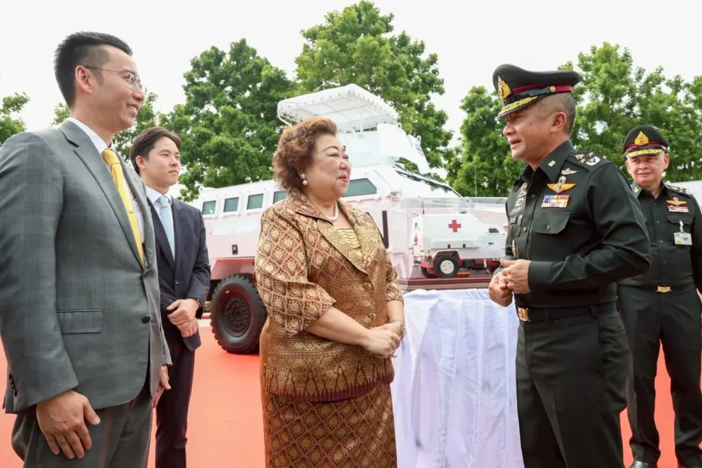 มาดามรถถังรถเกราะUN4