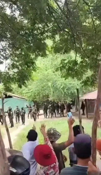 รื้อลวดหนาม3