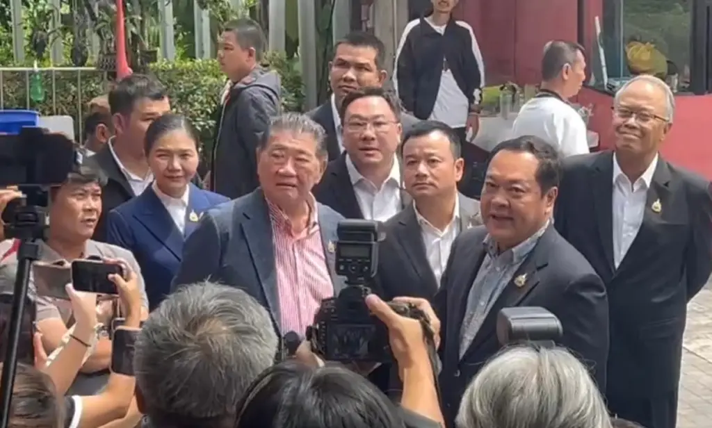 เพื่อไทย