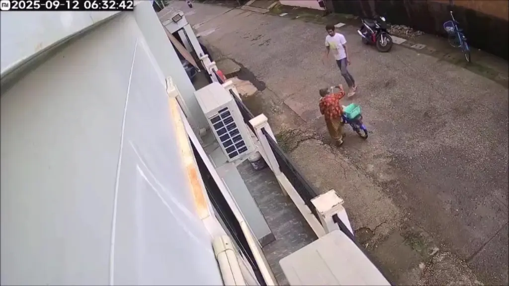 ขโมยเงินยายบัวแดง (1)