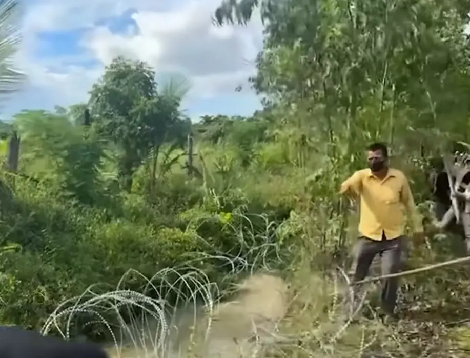 รื้อลวดหนาม2