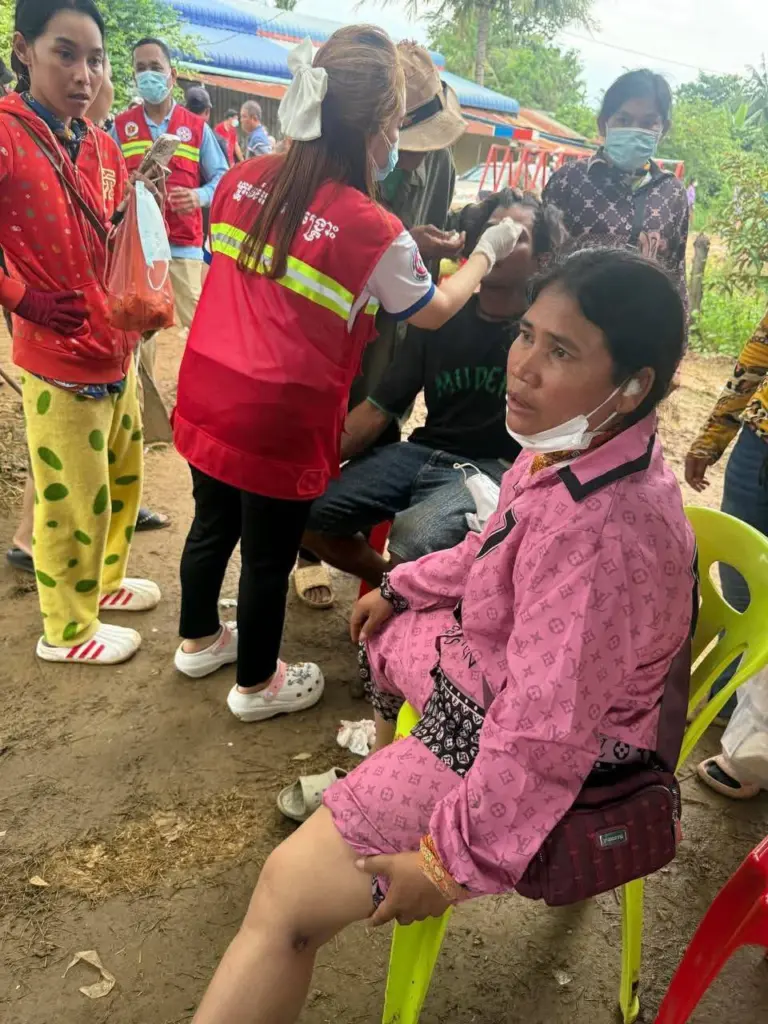 ม็อบเขมรหนองหญ้าแก้วแก๊สน้ำตา8