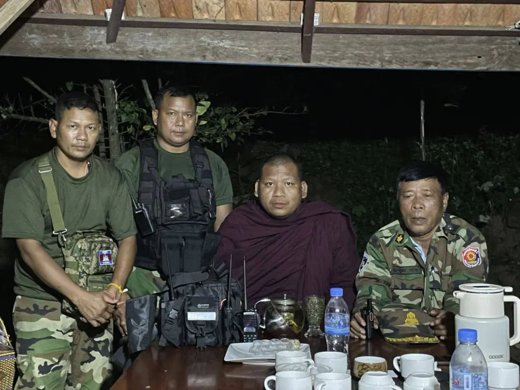 แกนนำพระเขมร บ้านหนองหญ้าแก้ว เคยบัญชาการหน่วยแนวหน้า (3)