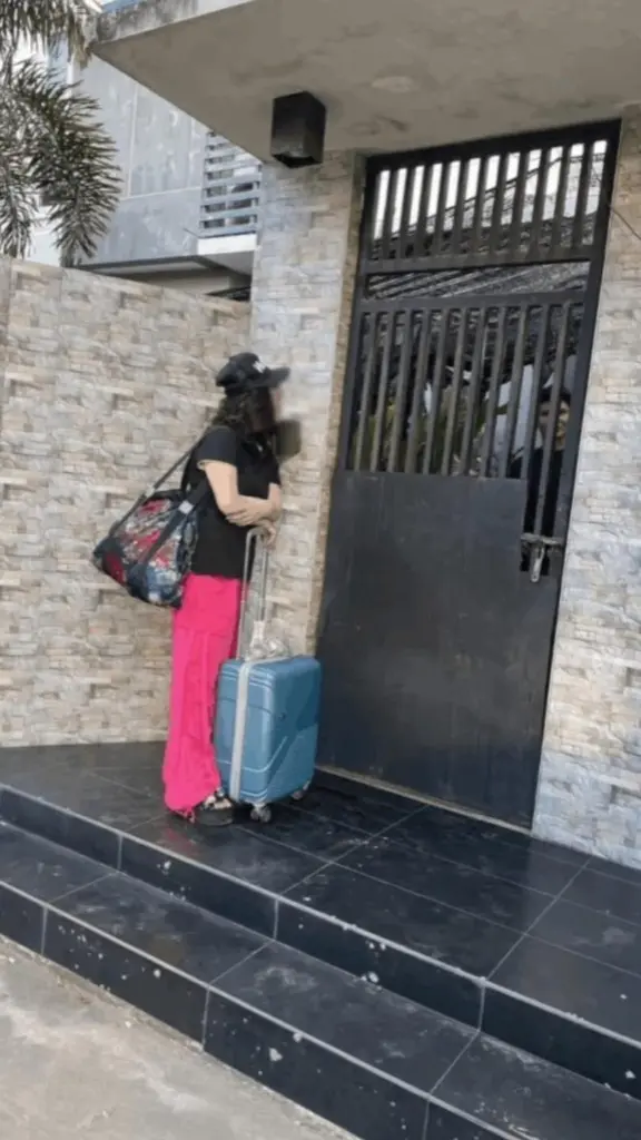 คลั่งรักบุกบ้าน