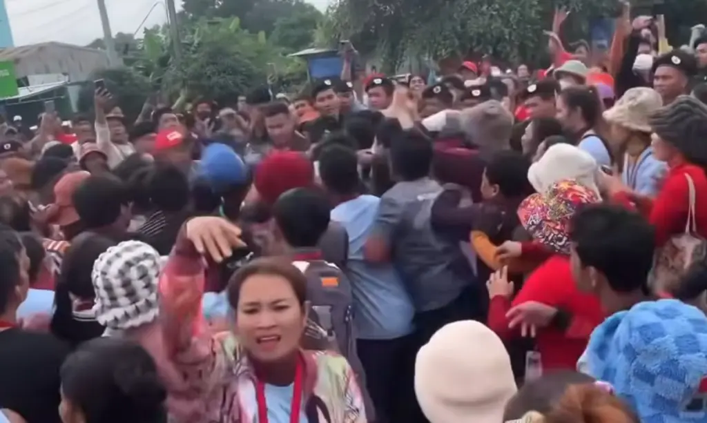 เขมรประท้วง