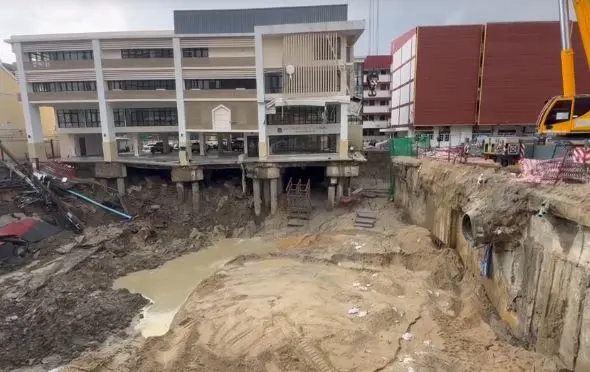 ทุบตึกสน.สามเสน2