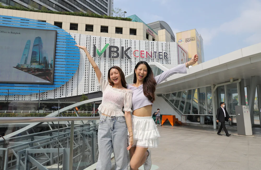 ห้างติด BTS (3)