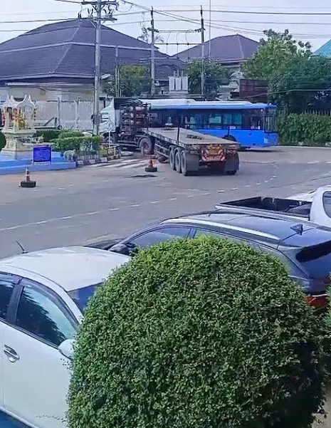 รถพ่วงชน (2)