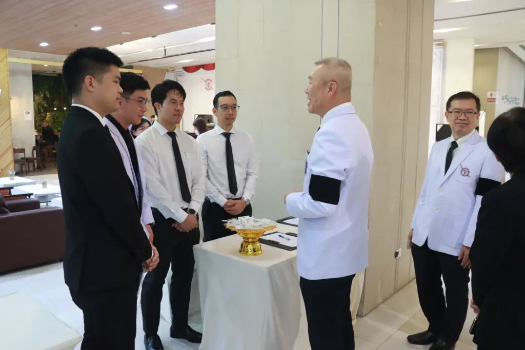 โรงพยาบาลตำรวจ จัดงาน สานต่อความสำเร็จ ผ่าตัดด้วยหุ่นยนต์ 200 ราย (2)