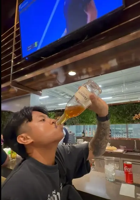 แจ็กแปปโฮกระดกเหล้า