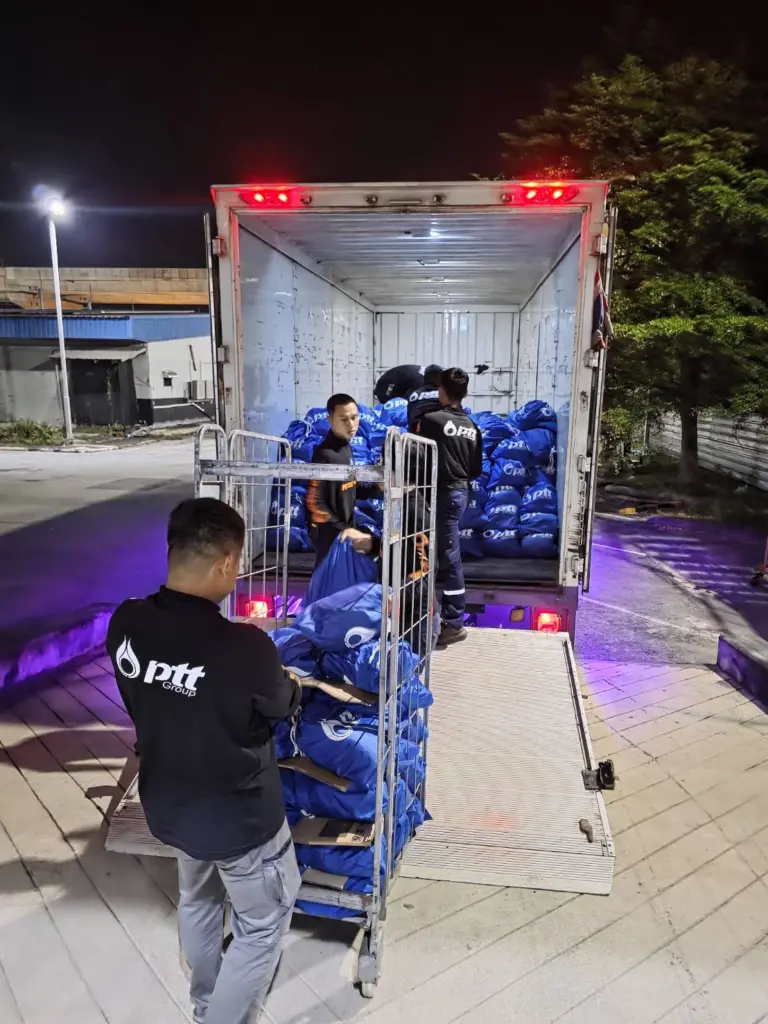 ปตท. ช่วยเหลือน้ำท่วม เปิดศูนย์อำนวยการสถานการณ์อุทกภัยภาคใต้ (3)