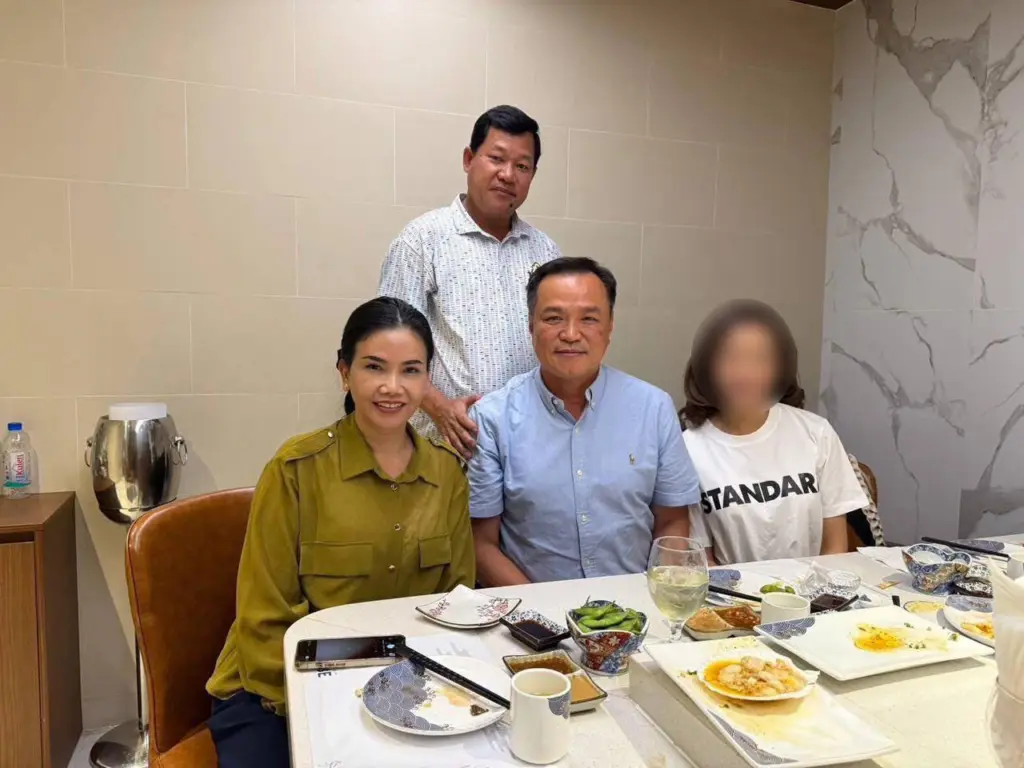 ฮุน เซน ปล่อยภาพ-คลิป อนุทิน ใกล้ชิดผู้ว่าฯ จังหวัดไพลิน ของ กัมพูชา