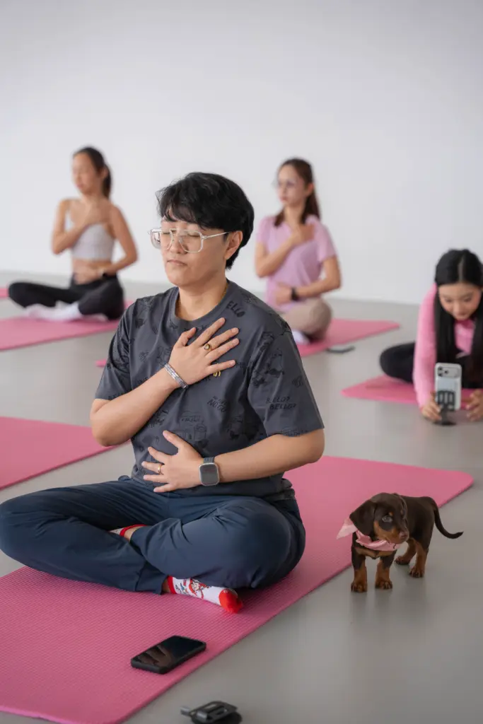 เมืองไทยประกันชีวิต จัดกิจกรรม PUPPY YOGA BKK ฮีลใจกับน้องหมา (7)